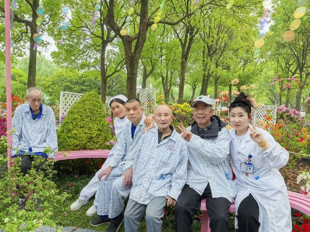 东海医疗 | 以花为药，以爱为方——四季花港的中医疗愈之旅