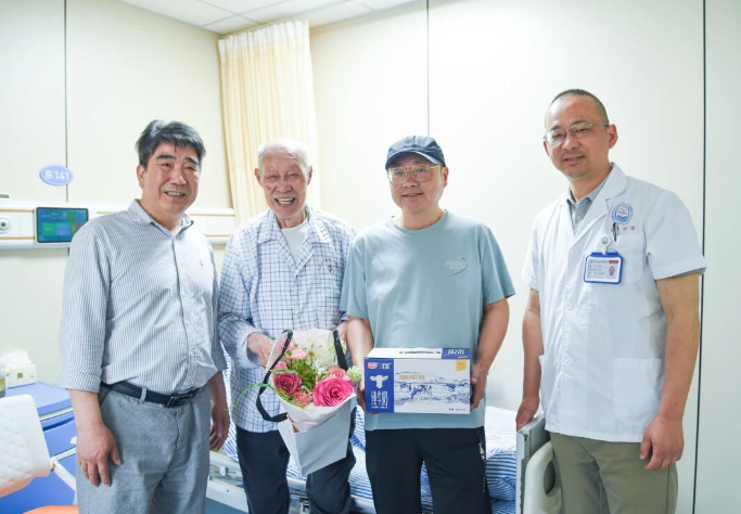 院内动态 | 上海市拥军优属基金会徐有胜处长一行来院慰问